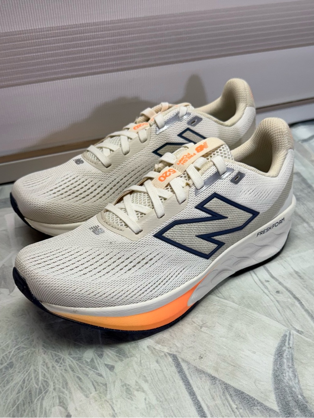 New Balance Women's Fresh Foam 520 v9 Running Shoe Size US 7.5 White Beige